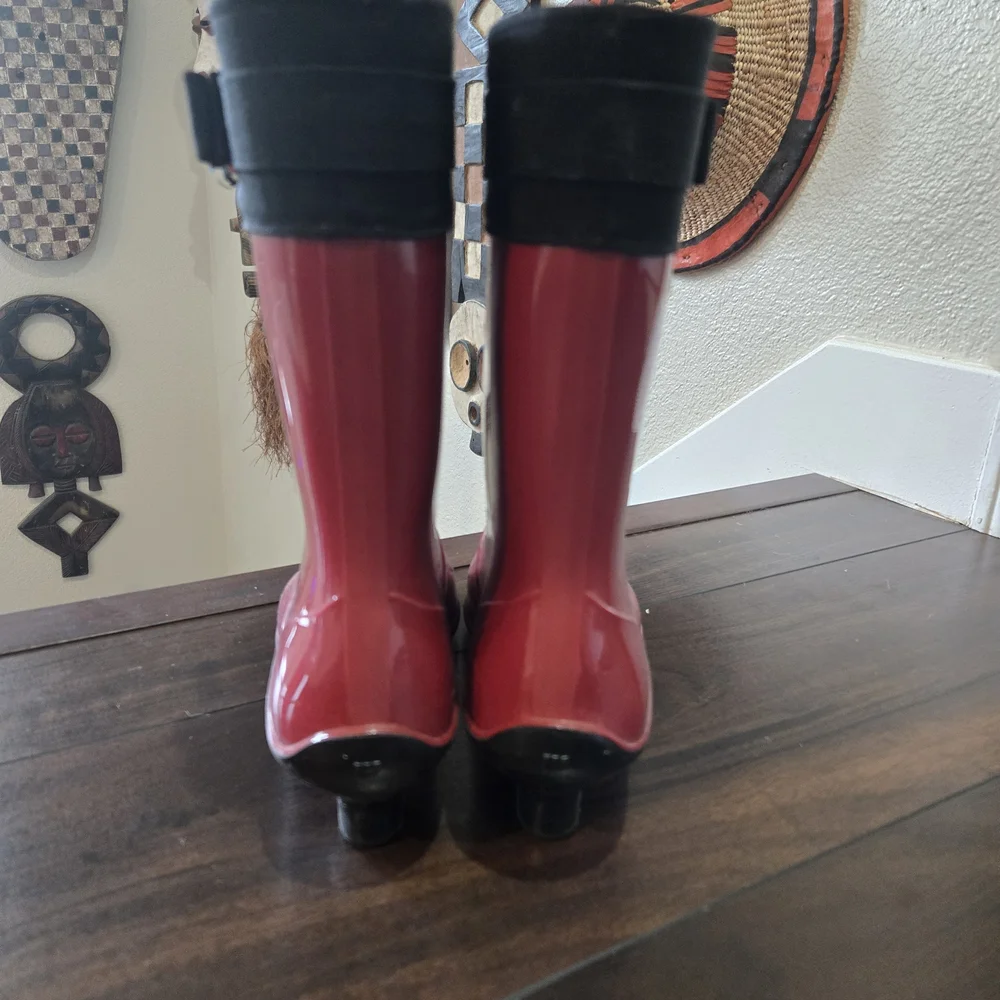 Ferragamo Red Rain Boots with Black Bow Accent - Picture 3 of 3